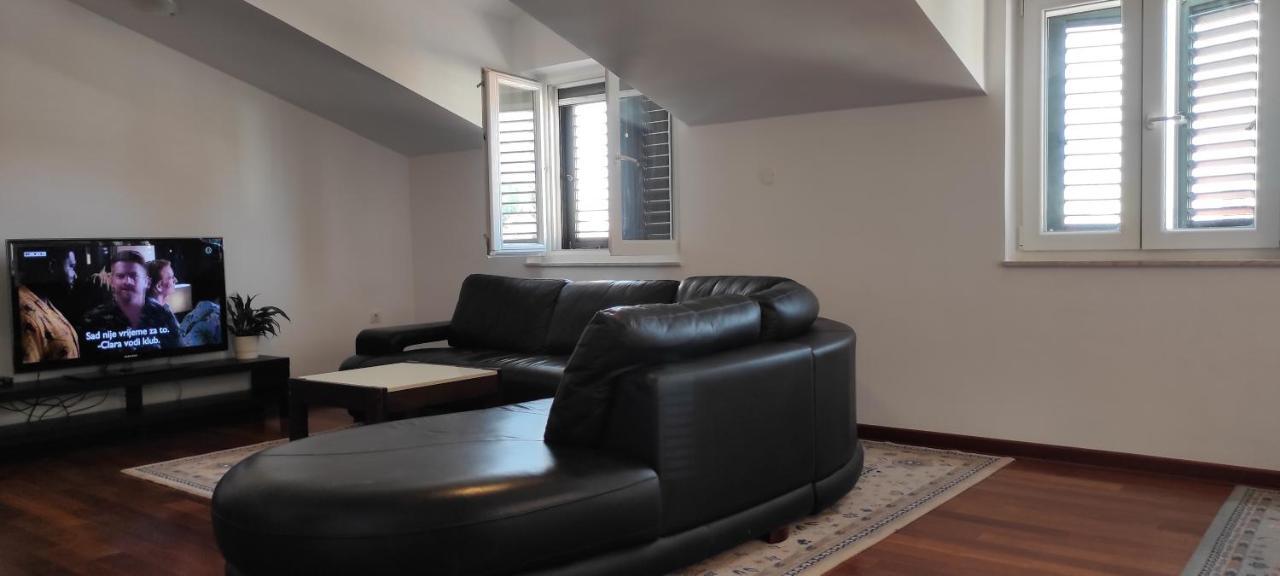 Luxury City Centre Apartment With Stunning View Omis Exterior photo