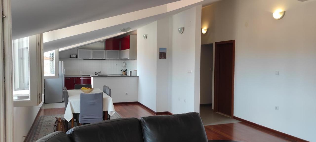 Luxury City Centre Apartment With Stunning View Omis Exterior photo