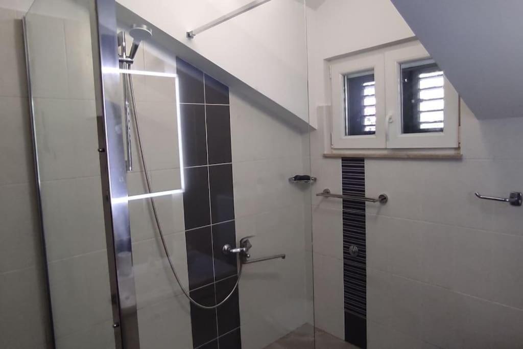 Luxury City Centre Apartment With Stunning View Omis Exterior photo