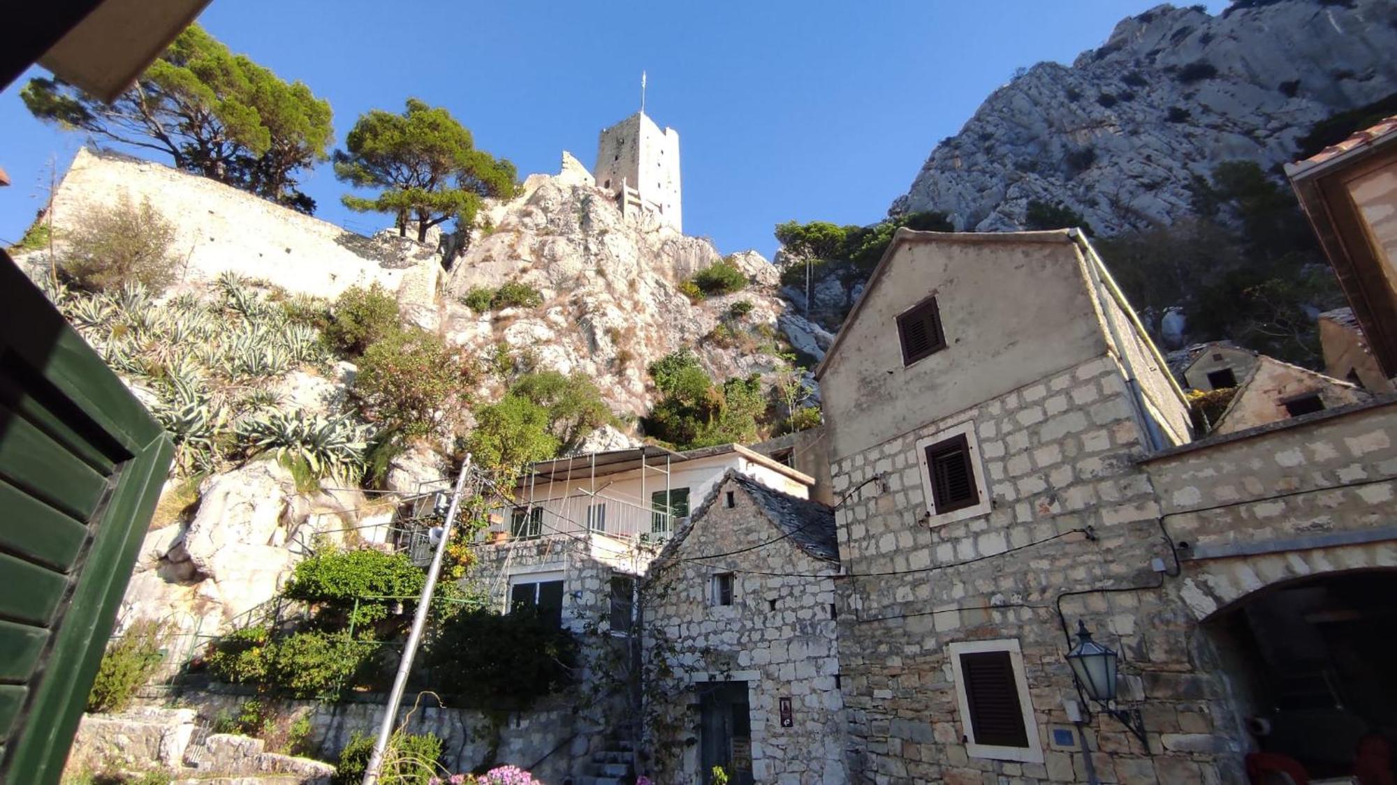 Luxury City Centre Apartment With Stunning View Omis Exterior photo